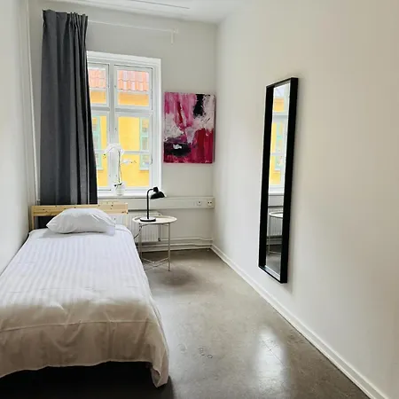 Apartment Aday - 8 Bedroom On The Pedestrian Street Aalborg