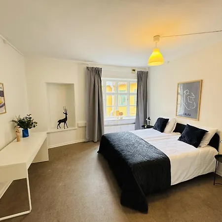 Apartment Aday - 8 Bedroom On The Pedestrian Street Aalborg