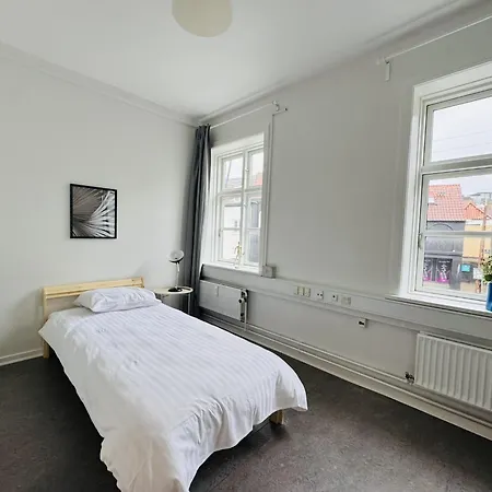Aday - 8 Bedroom On The Pedestrian Street *